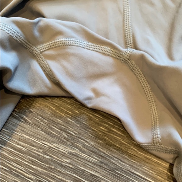 Alphalete Pulse Surge leggings in silver sky colour - Picture 3 of 4